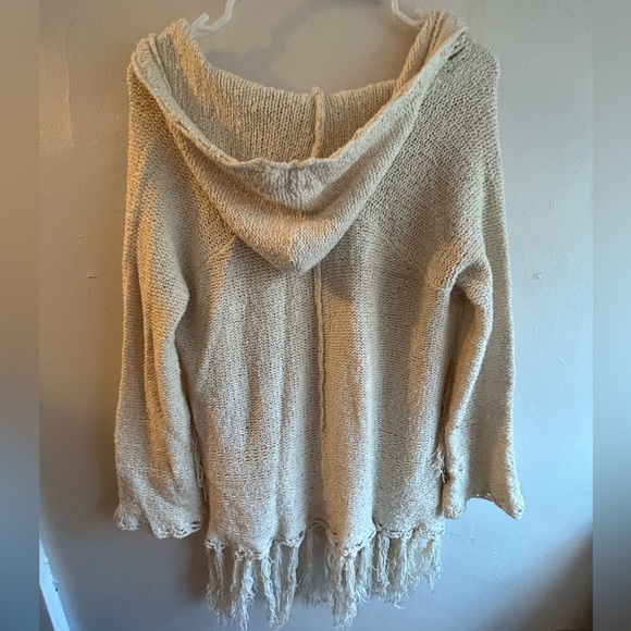 Love Stitch- Beachy knit lounge sweatshirt - Picture 2 of 3